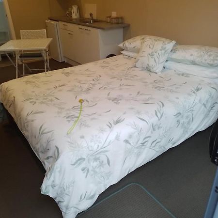 Best Budget Bed And Ensuite - Private Access Close To Beach Waihi Buitenkant foto